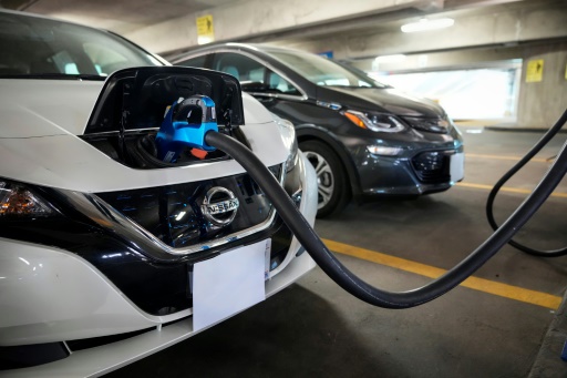Voiture électrique : Biden veut que les Etats-Unis accélèrent enfin