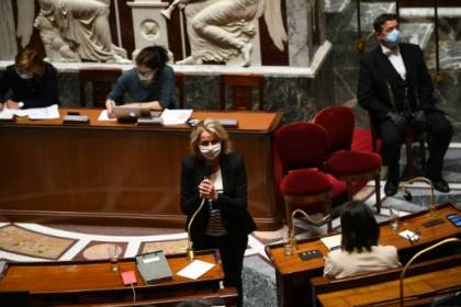 Le Parlement adopte définitivement la loi climat, très critiquée par les ONG.jpg