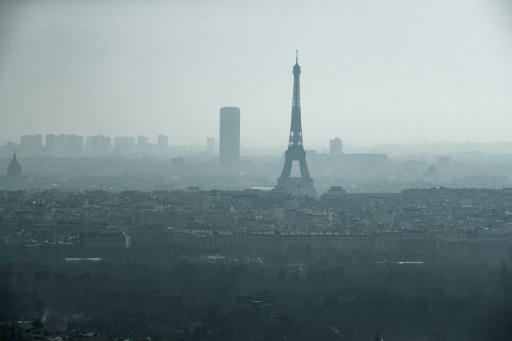 Particules fines : un médecin et un chercheur français appellent à des "mesures drastiques"