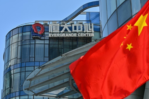 Le promoteur endetté Evergrande s'écroule pour son retour en Bourse