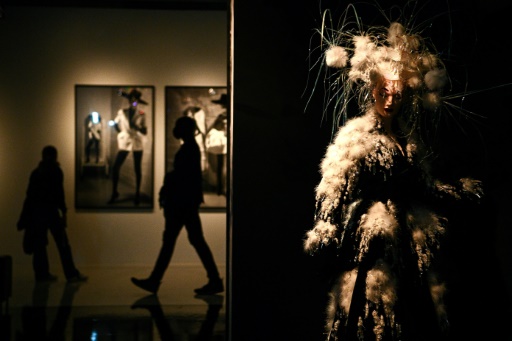 La folie créative de Thierry Mugler, dans un Paris post-confinement