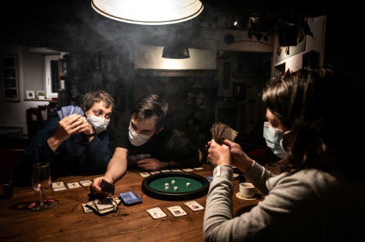 Noël, confinement ou soirée : les adultes se prennent aux jeux... de société
