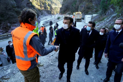 Dans la Roya, Macron face au chantier.jpg