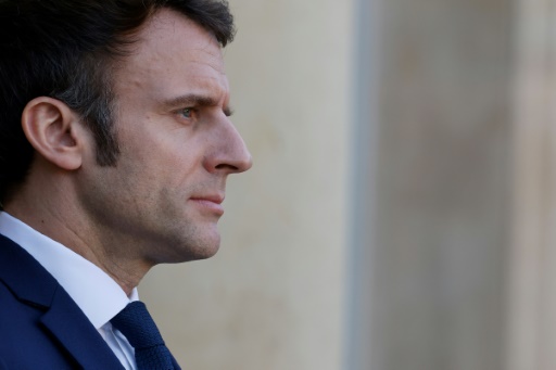 Présidentielle : Macron appelle les Français à faire front face à la guerre en Ukraine
