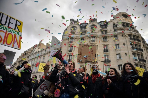 Les Français en grève et dans la rue pour réclamer des hausses de salaires