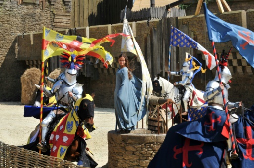 Divertissement ou "combat mémoriel" : un livre relance une querelle sur le Puy du Fou