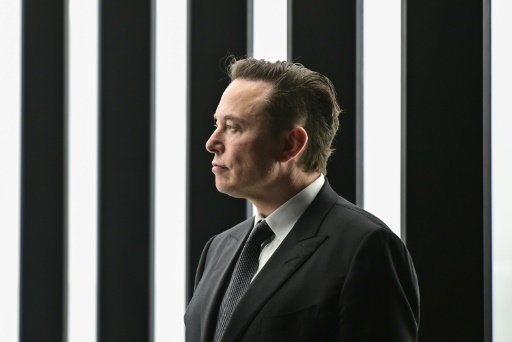 Elon Musk fait de nouveau scandale en critiquant publiquement des cadres de Twitter