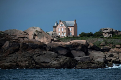 un dossier pour la Côte de Granit Rose.jpg