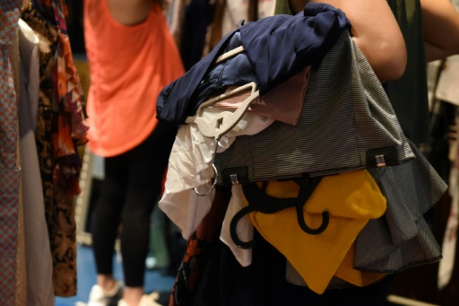 Mode de seconde main en ligne : une tendance à la surconsommation