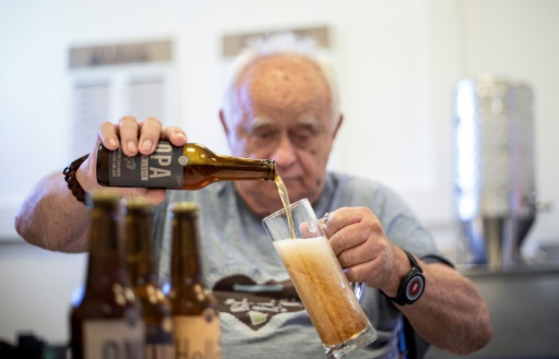 "Oma Wiener Lager" : une bière pour et par des retraités viennois