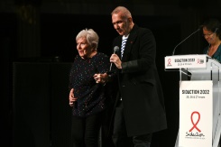 Serge Klarsfeld et Line Renaud distingués par la Légion d'honneur
