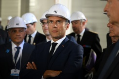 Macron présente sa stratégie pour la filière électronique.jpg