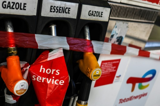 Carburants : journée décisive pour les mouvements de grève, sous la menace des réquisitions
