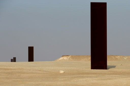 Dans le désert du Qatar, oeuvre d'art cherche visiteurs désespérément