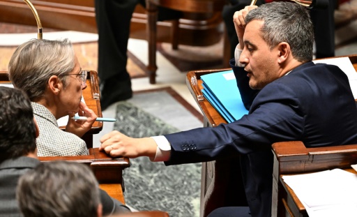 Premier test politique pour l'exécutif sur son projet de loi immigration