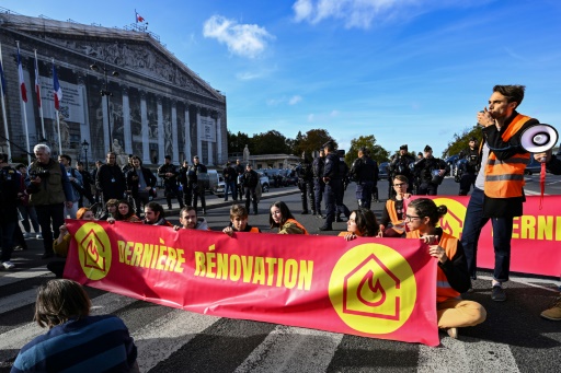 Des musées aux autoroutes, les nouveaux activistes climatiques imposent le débat