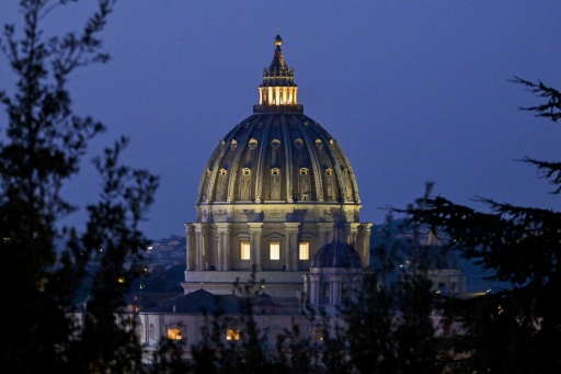 Le pape François préside les obsèques de son prédécesseur Benoît XVI