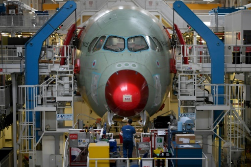 Airbus s'impose face à Boeing pour les commandes et livraisons d'avions en 2022