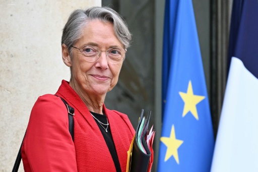 Carburants : la ristourne remplacée en 2023 par une prime de 100 euros réservée aux travailleurs