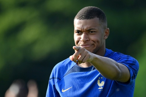 Foot : Mbappé envisage un départ en 2024, le PSG au pied du mur
