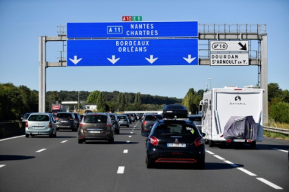 La France va tester la recharge de voitures électriques en roulant sur autoroute.jpg