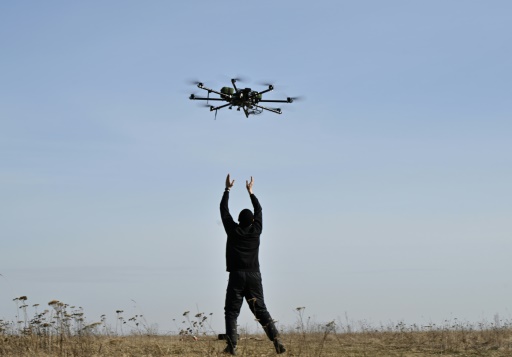 Les petits drones, ersatz d'artillerie en Ukraine